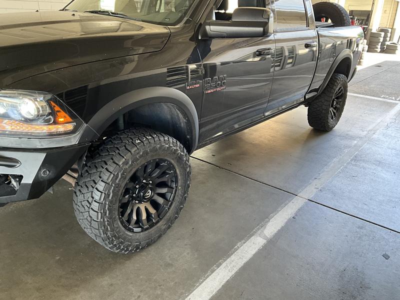 Fuel Blitz Wheel Black Machined Finish - Les Schwab
