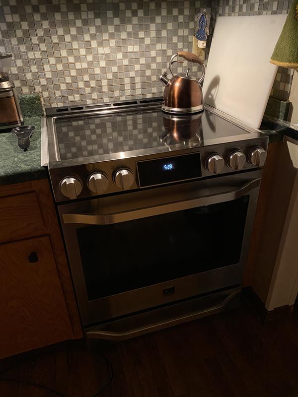 LG STUDIO 6.3 cu. ft. Induction Slide-in Range - LSIS3018SS