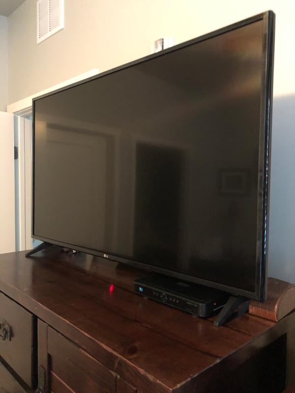LG 49UK6300PUE: 49 Inch Class 4K HDR Smart LED UHD TV w/ AI