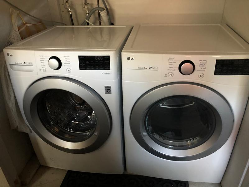 LG DLE2516W Electric Dryer With 5 Drying Programs