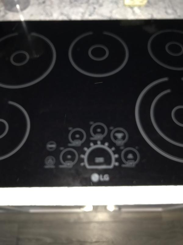 LG LCE3010SB 30" Electric Cooktop