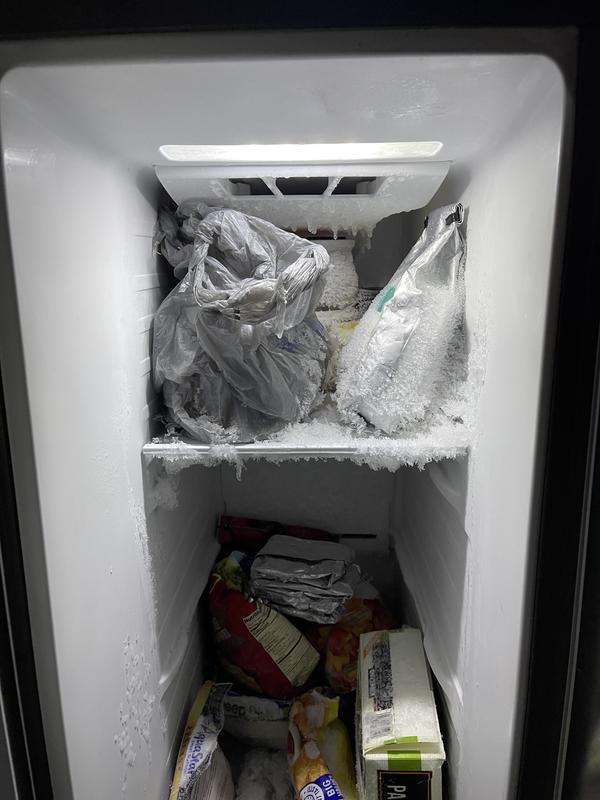 LG 26.2-cu ft Side-by-Side Refrigerator with Ice Maker
