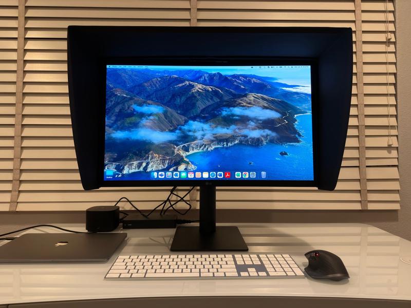 27 UltraFine 4K OLED pro Monitor with Pixel Dimming & 1M : 1 Contrast Ratio