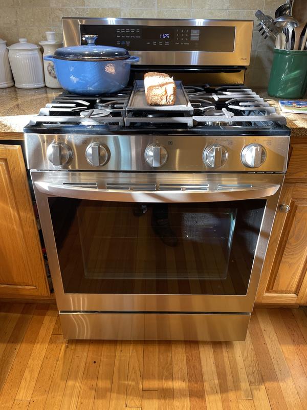 5.8 cu. ft. Gas Freestanding Range with Air Fry (LRGL5825F)