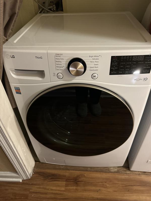 LG 4.5 cu. ft. Front Load Washer with TurboWash 360 Technology