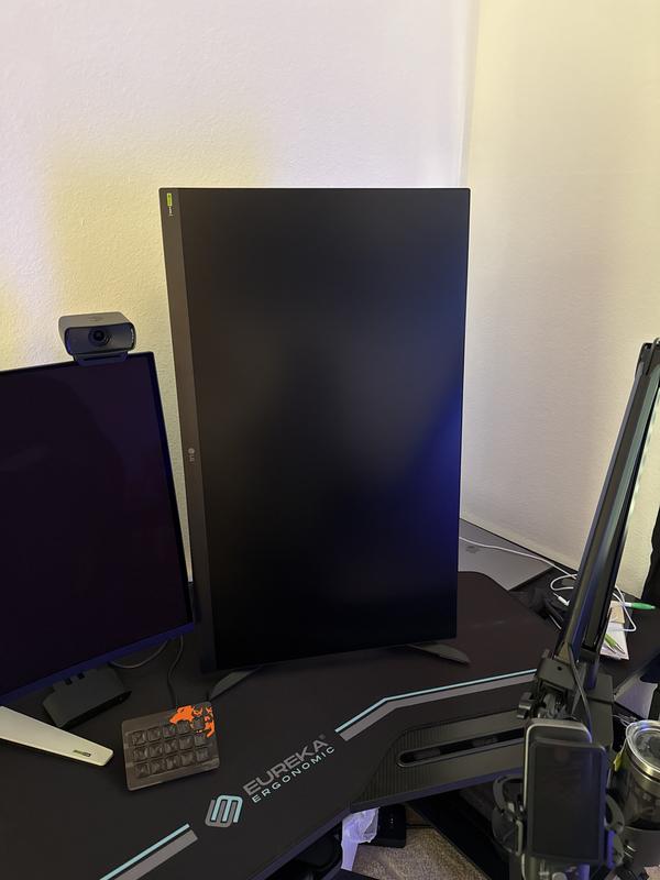 27-inch UltraGear QHD HDR Monitor - 27GP83B-B | LG USA