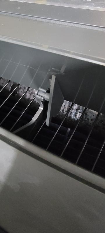 Inferior plastic vent lever snapped on its own