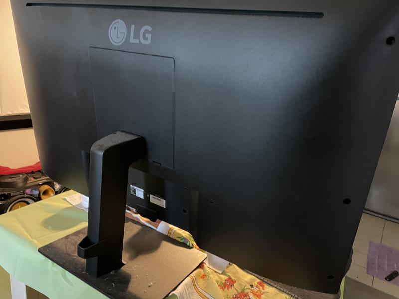 LG 43'' Class 4K UHD IPS LED Monitor (42.5'' Diagonal LG 43'' Class 4K UHD IPS LED Monitor (42.5'' Diagonal