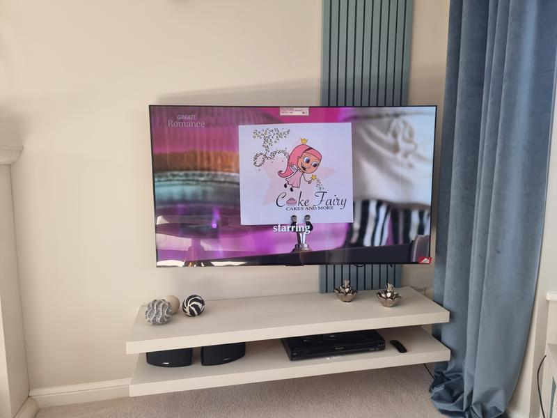 Lovely TV fits well in my lounge 😍
