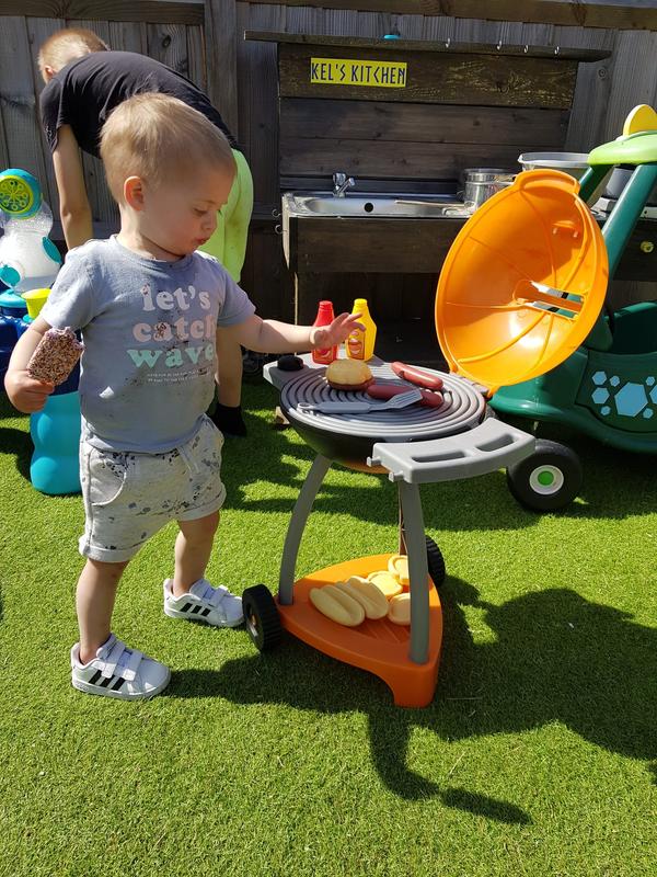 Little Tikes Sizzle & Serve BBQ