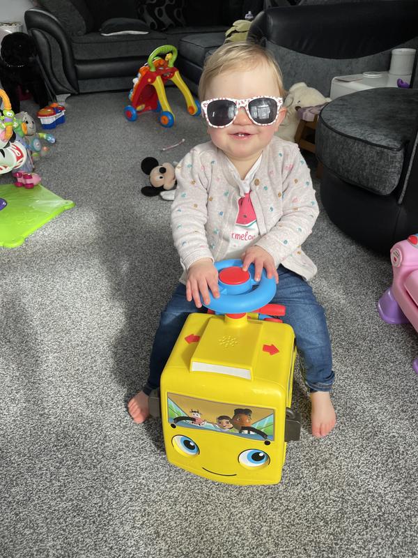 Wheels on the Bus - Smile