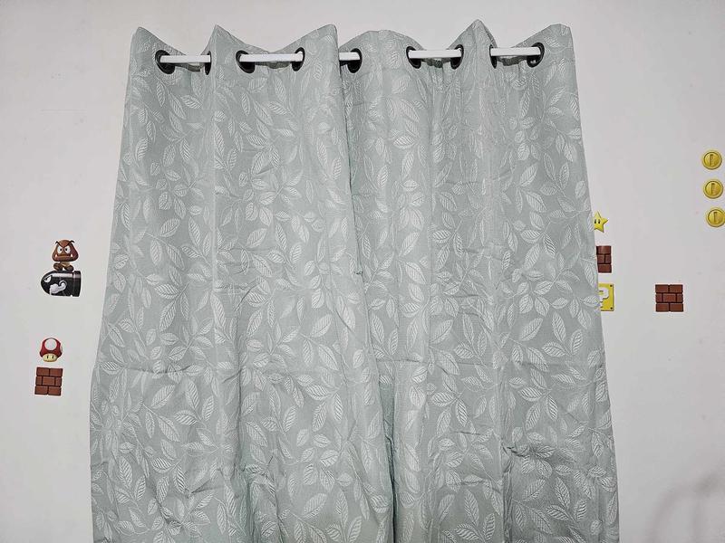 Beautiful color with beautiful leaf design