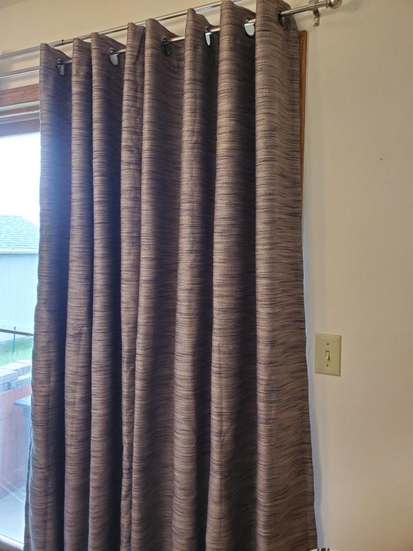 Completely blocks out bright light