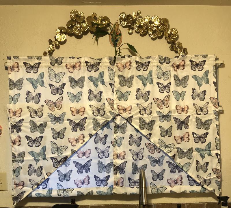 They can be paired with the coordinating valance for even more privacy.