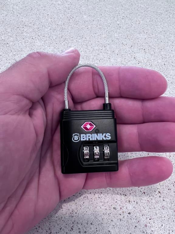 Brinks Travel Luggage Combination Padlock, 1-3/8-in Wide x 1-1/8-in  Shackle, TSA Accepted in the Padlocks department at