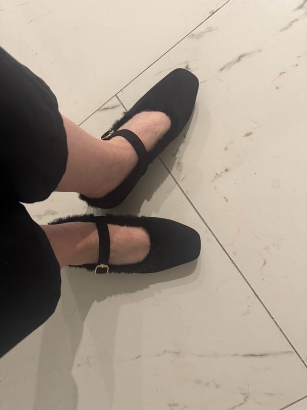 Customer photo for "Stylish & Comfortable!"