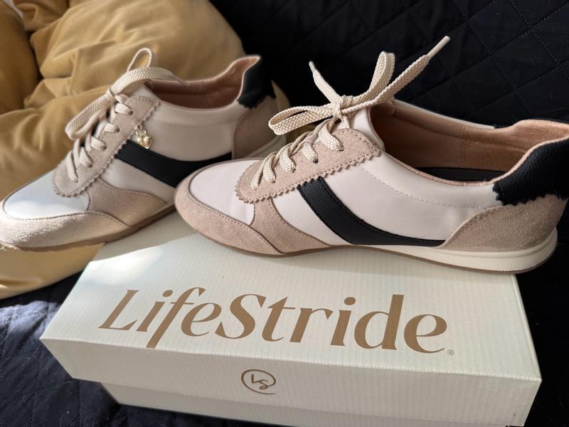 Review Thumbnail Image 0 378845599