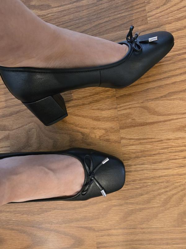 Customer photo for "Comfortable and on trend!"