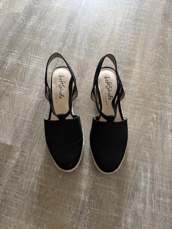 Customer photo for "Thin elastic straps"