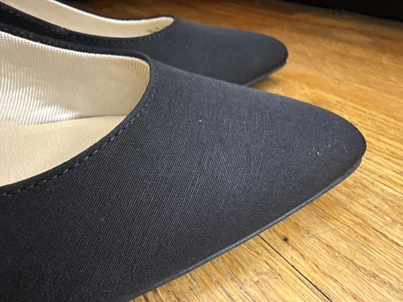 Interesting fabric material, easy to clean