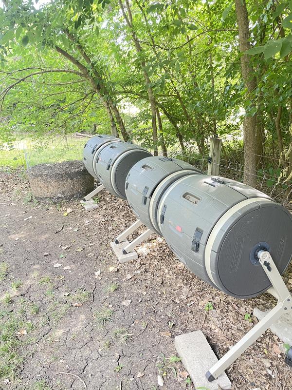 Only two or four are functional now. The hardware cloth in the background has outlasted these tumbler by several years.