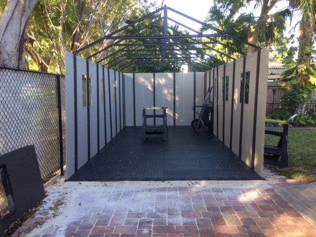 Truss' installed. Shed is getting tighter.