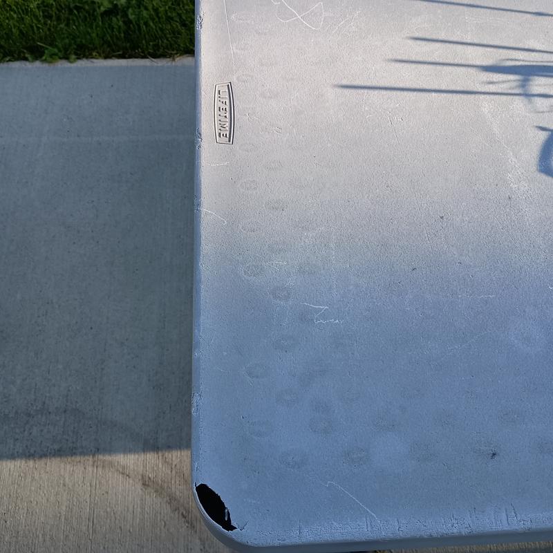 Various cracks on table and bench