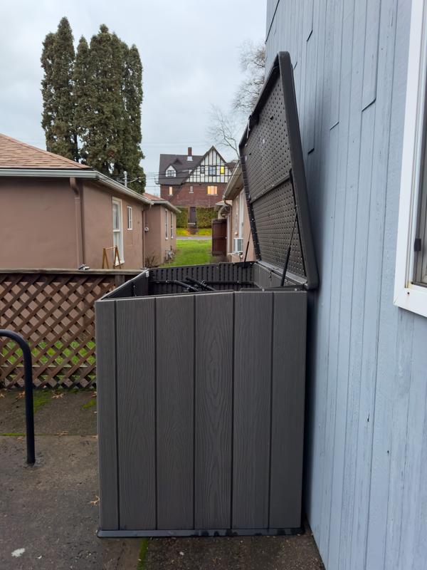 lid open, in profile