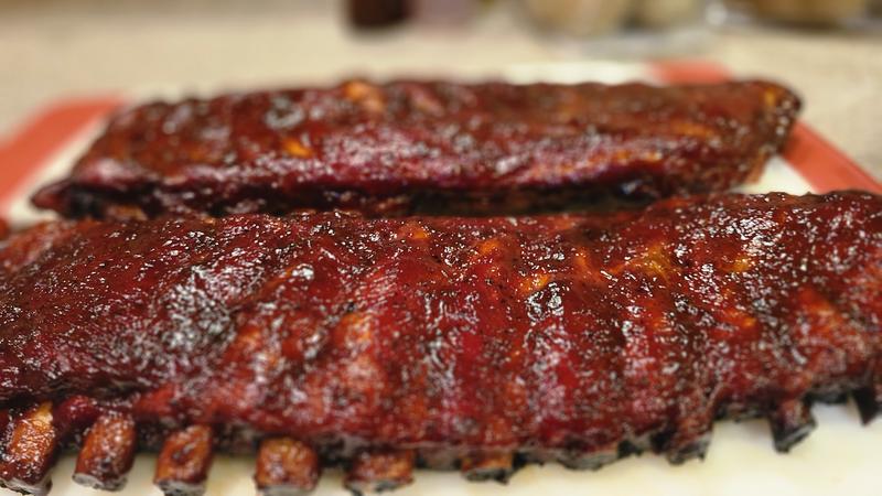 Pork spareribs using a 60/40 mix of Bear Mountain Oak(60), and Cherry(40) pellets.🙌