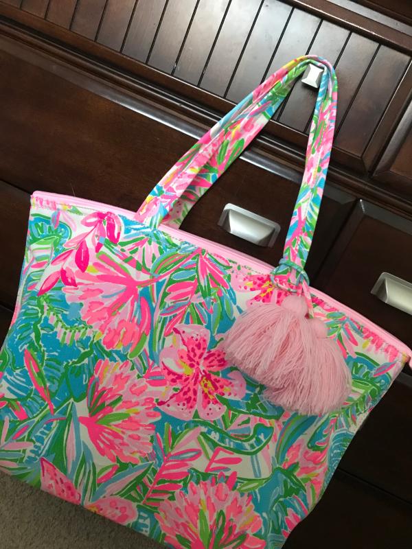 Lilly Pulitzer Goop Hotty Pink shops Kiss Kiss Palm Beach Tote