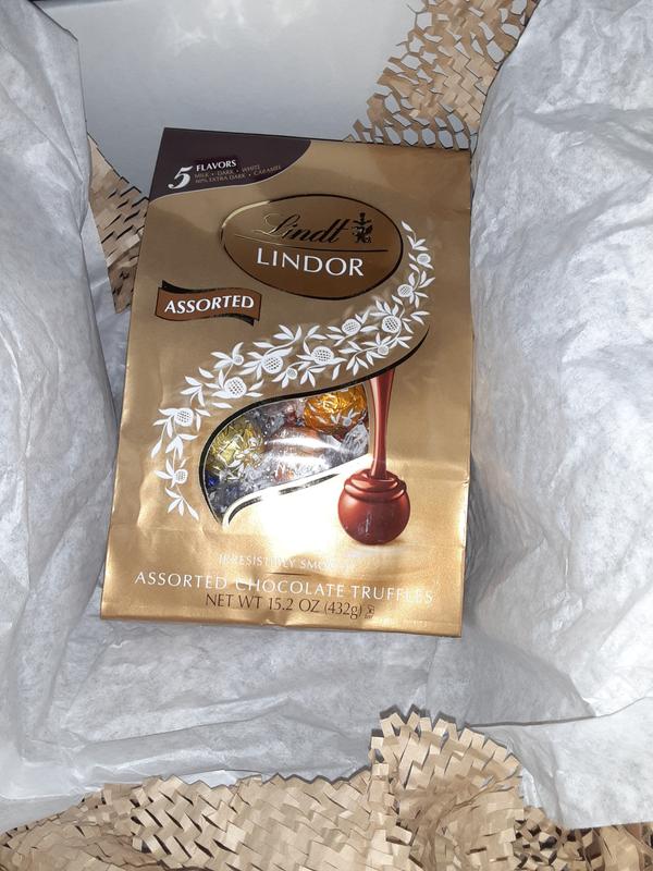 Lindt Lindor Chocolate Truffles, Assorted Flavors, 21.2 oz