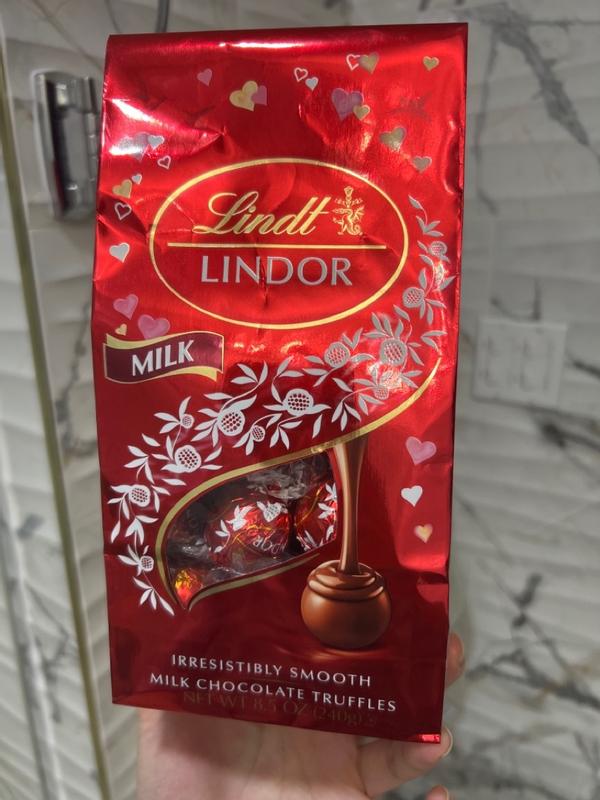 Lindt Lindor Milk Chocolate Candy Truffles - 15.2 Oz. : Target