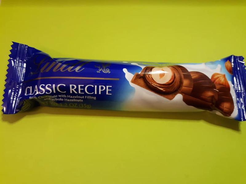 Lindt Classic Recipe Milk Chocolate Hazelnut Bar