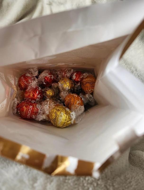 Lindt LINDOR Assorted Chocolate Candy Truffles, Chocolate with