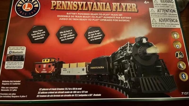 LIONEL popular Trains Pennsylvania Flyer Ready-to-Play Train Set with 50 x 73-Inch Track