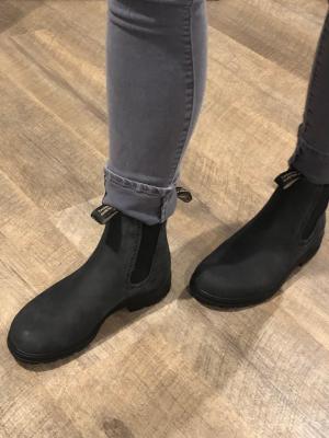 blundstone 550 womens black