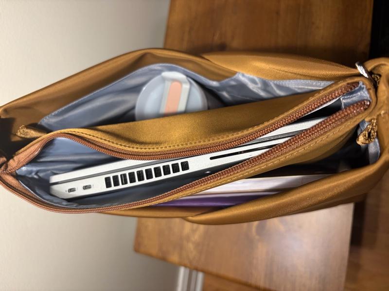 Customer photo for "Removable laptop case"