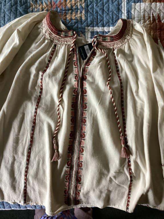 No embroidery around the bottom