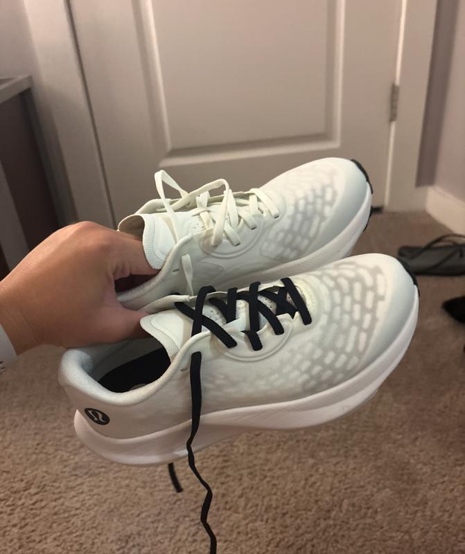 Shoes with interchangeable laces