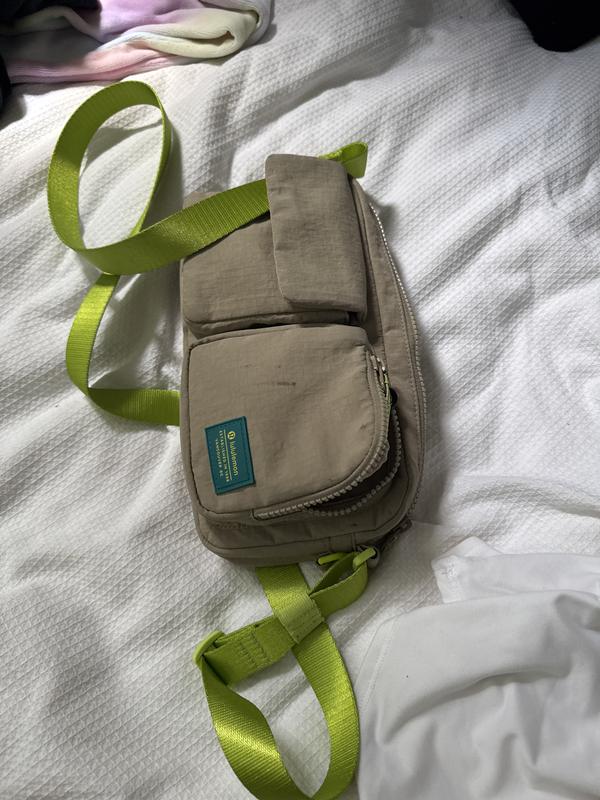★lululemon★機能的マルチポケット★ナイロン製クロスボディ★ Multi-Pocket Crossbody Bag 2.5L | Men's Bags,Purses,Wallets