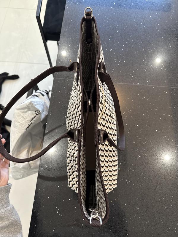 Classic Knit Tote Bag 18L★ルルレモン バック Classic Knit Tote Bag 18L | Women's Bags,Purses,Wallets
