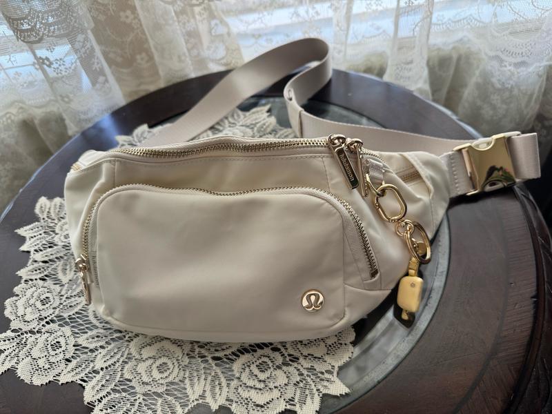 Everywhere Belt Bagデザイン【lululemon】キーチェーン 送料込 s-l400.jpg