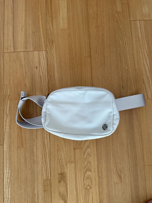 【ルルレモン】Everywhere ベルトバッグ １L クリア Everywhere Belt Bag 1L *Clear | Men's Bags,Purses,Wallets