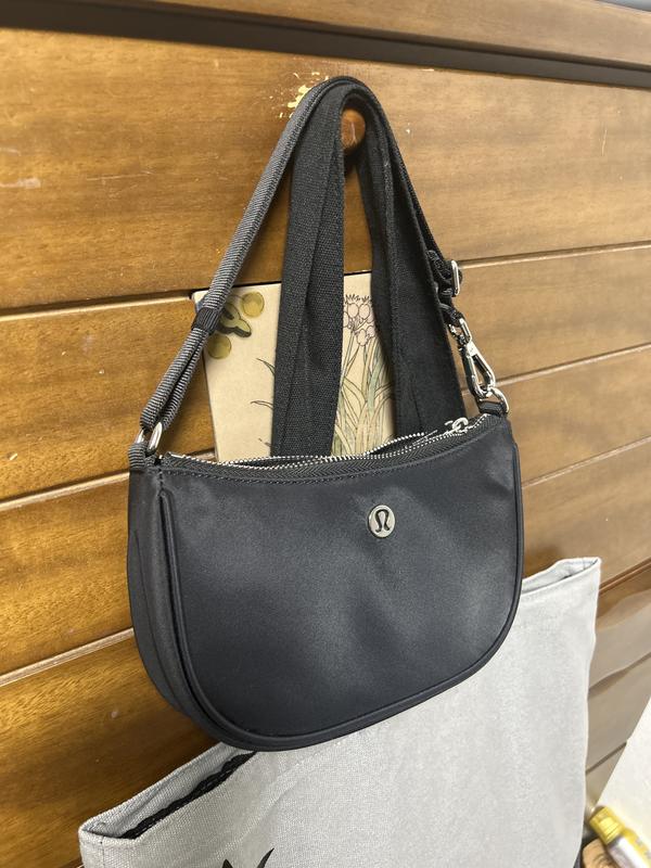 City Essentials ミニショルダーバッグ 1L | バッグ | Lululemon JP