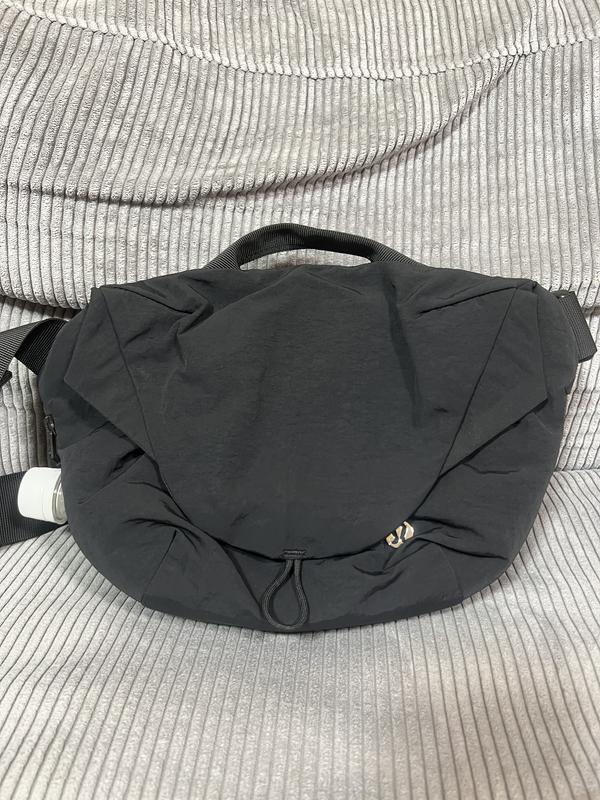 lululemon カーブ クロスボディバッグ 3L カーブ クロスボディバッグ 3L | バッグ | Lululemon JP