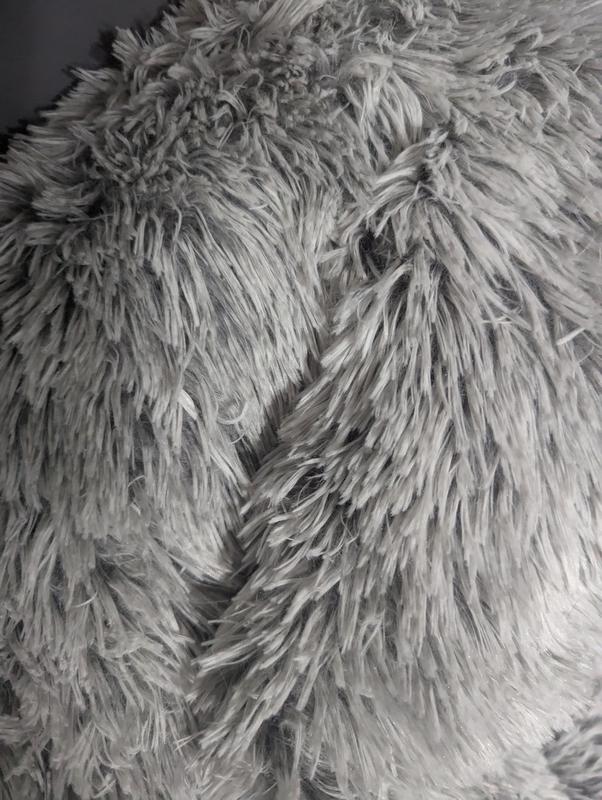 Emma Cozy Ultra Soft Two Tone Faux Fur Comforter Set –