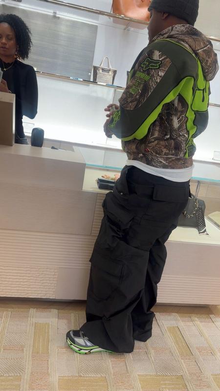 Review Thumbnail Image 0 382489416