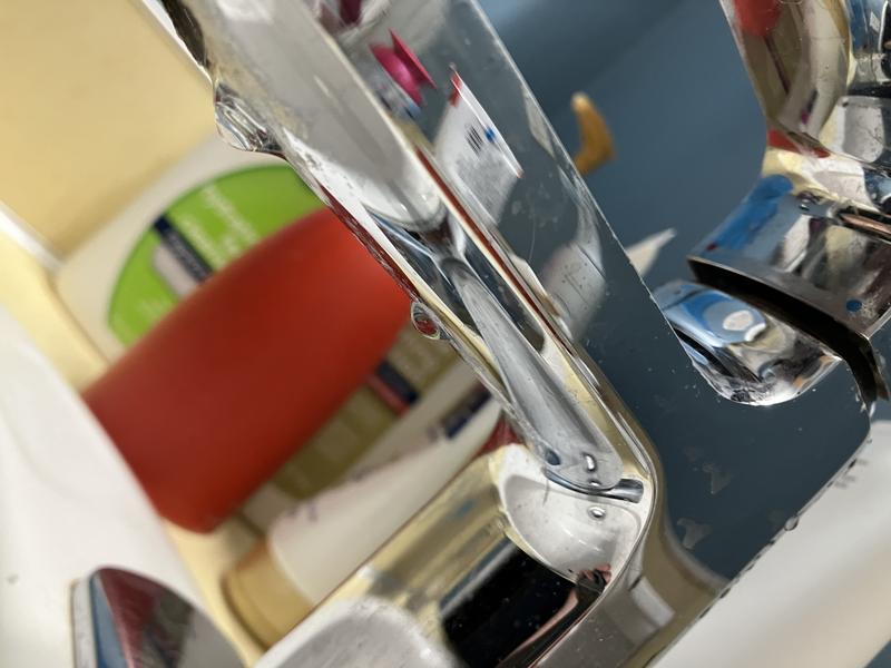 Drips out the outlet