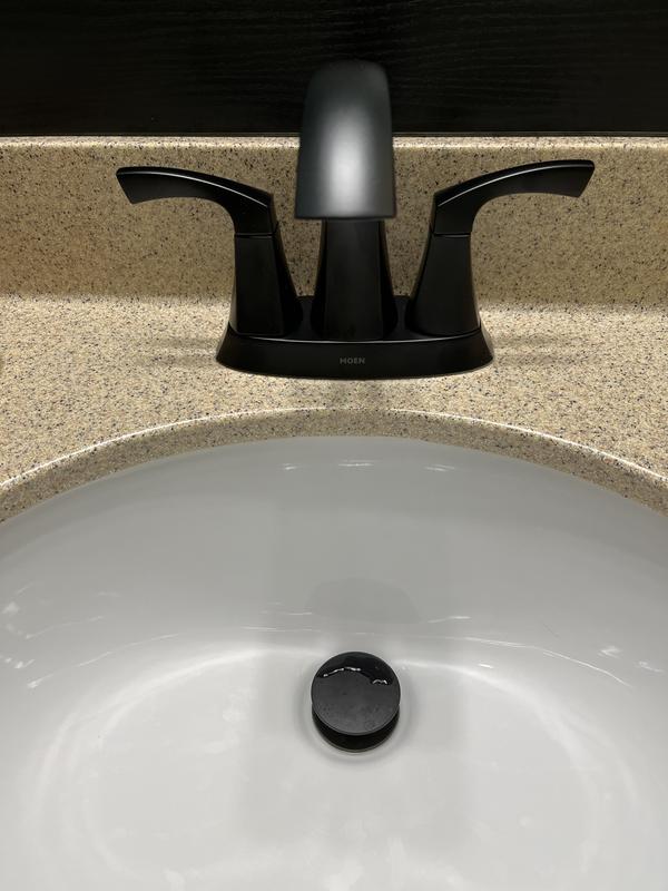 See water sits on flat stopper