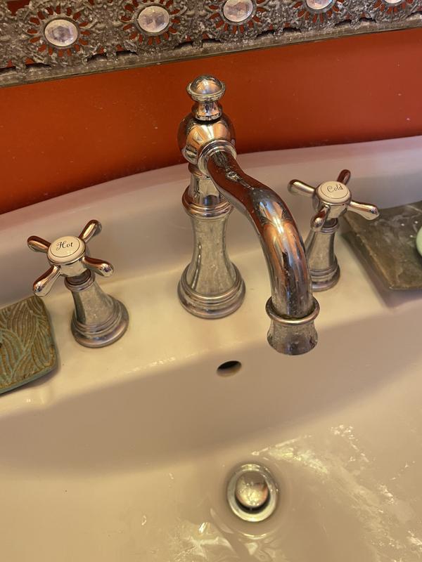 Very pretty, but the cold is so jammed the whole housing turns with it.